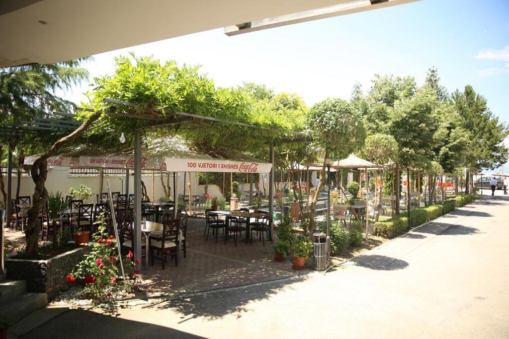 Sirena Hotel Tushemisht Dış mekan fotoğraf
