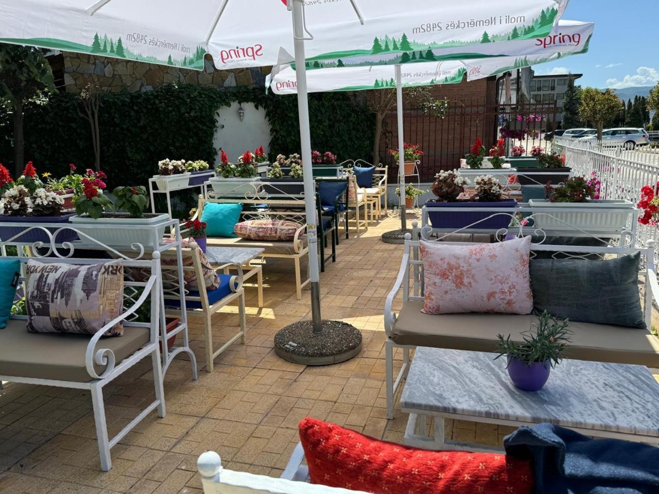 Sirena Hotel Tushemisht Dış mekan fotoğraf