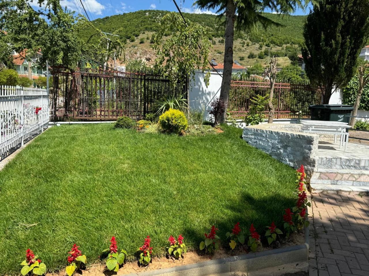 Sirena Hotel Tushemisht Dış mekan fotoğraf