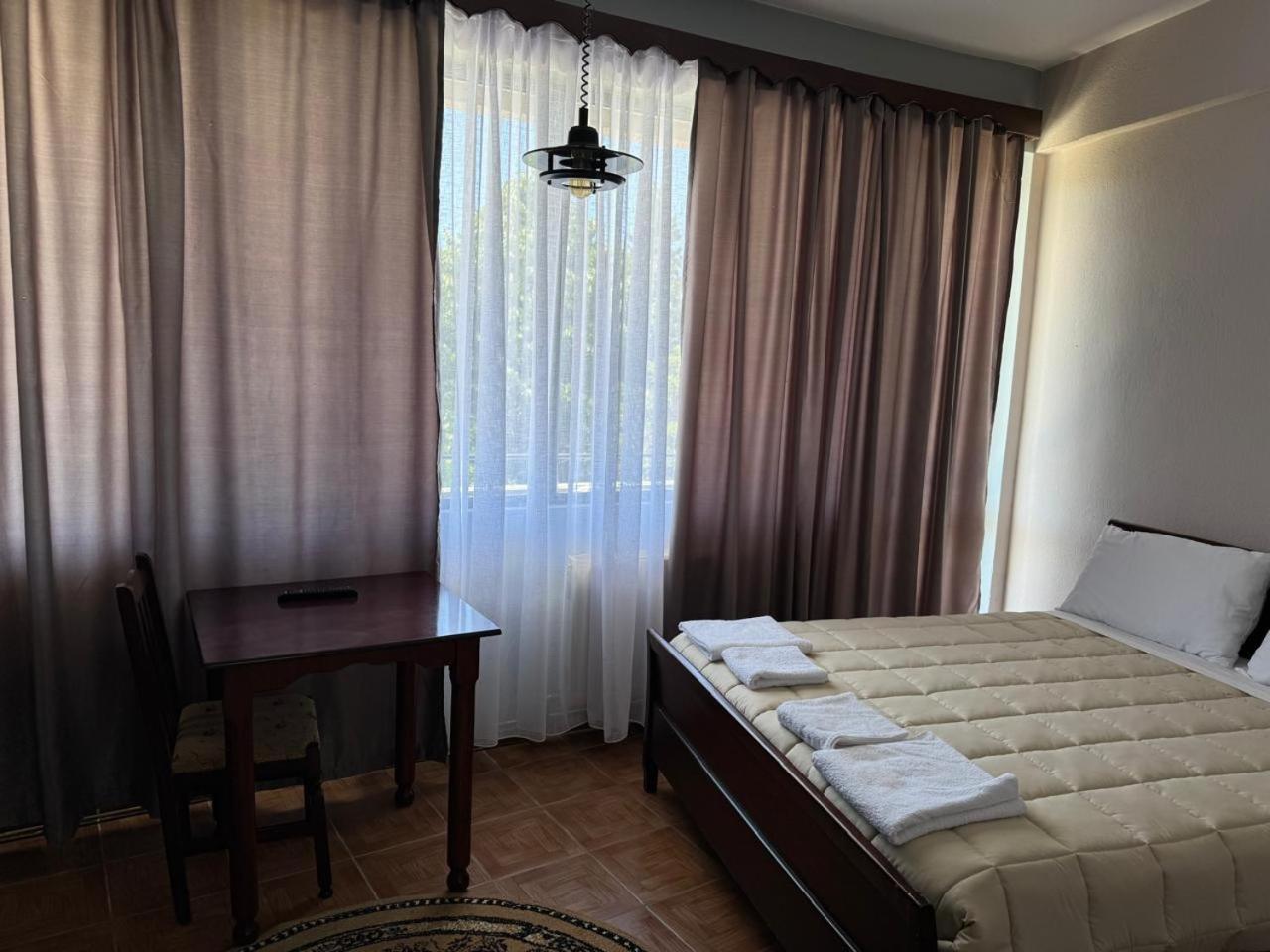 Sirena Hotel Tushemisht Dış mekan fotoğraf