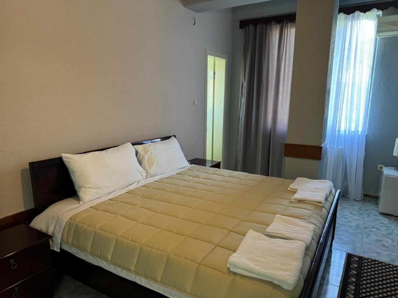 Sirena Hotel Tushemisht Dış mekan fotoğraf