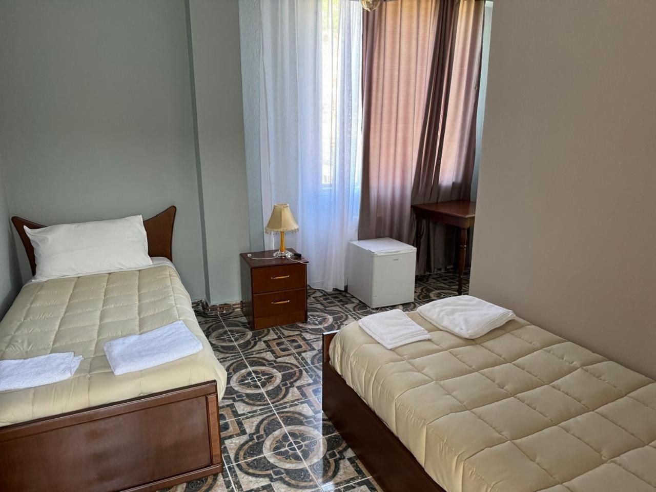 Sirena Hotel Tushemisht Dış mekan fotoğraf