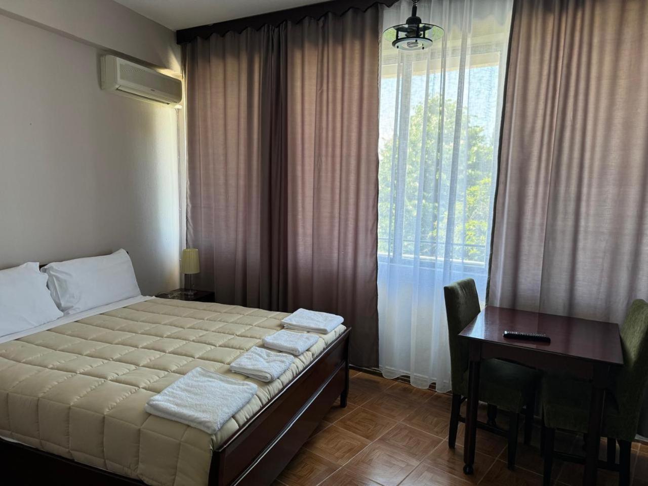Sirena Hotel Tushemisht Dış mekan fotoğraf