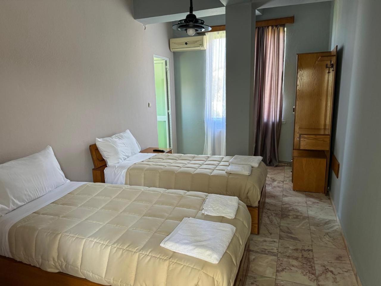 Sirena Hotel Tushemisht Dış mekan fotoğraf