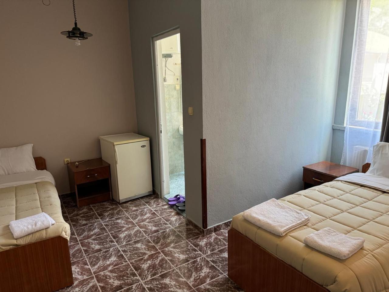 Sirena Hotel Tushemisht Dış mekan fotoğraf