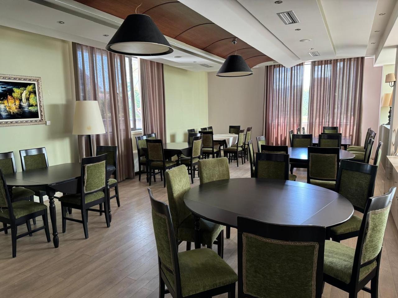 Sirena Hotel Tushemisht Dış mekan fotoğraf
