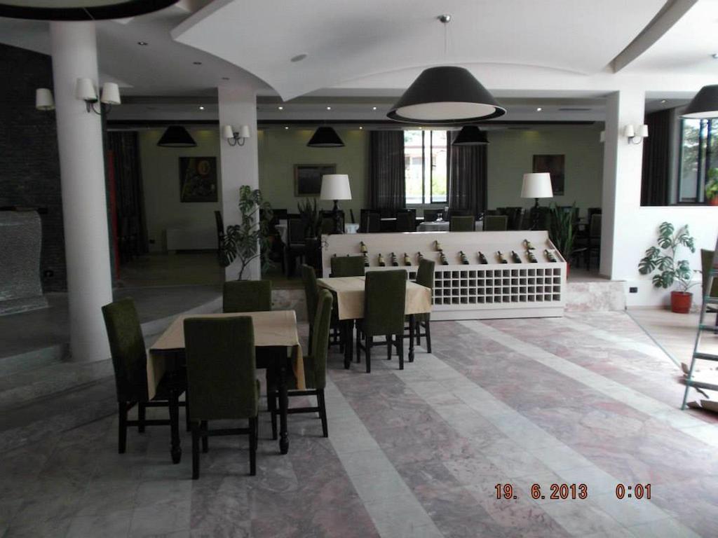 Sirena Hotel Tushemisht Dış mekan fotoğraf