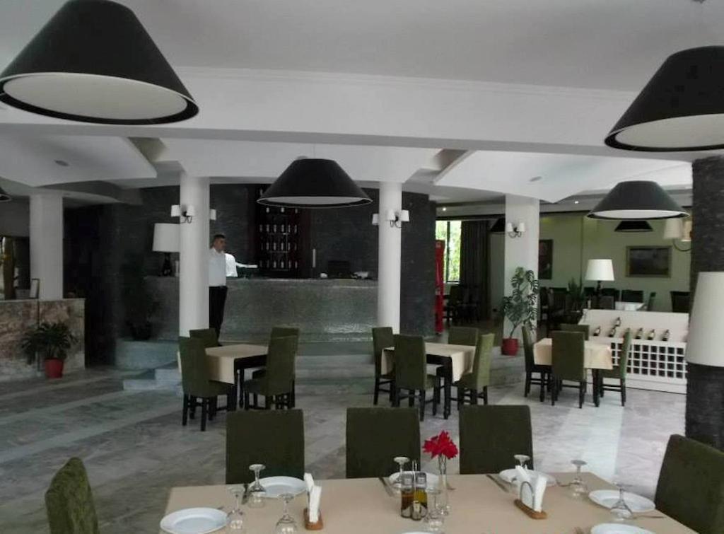 Sirena Hotel Tushemisht Dış mekan fotoğraf