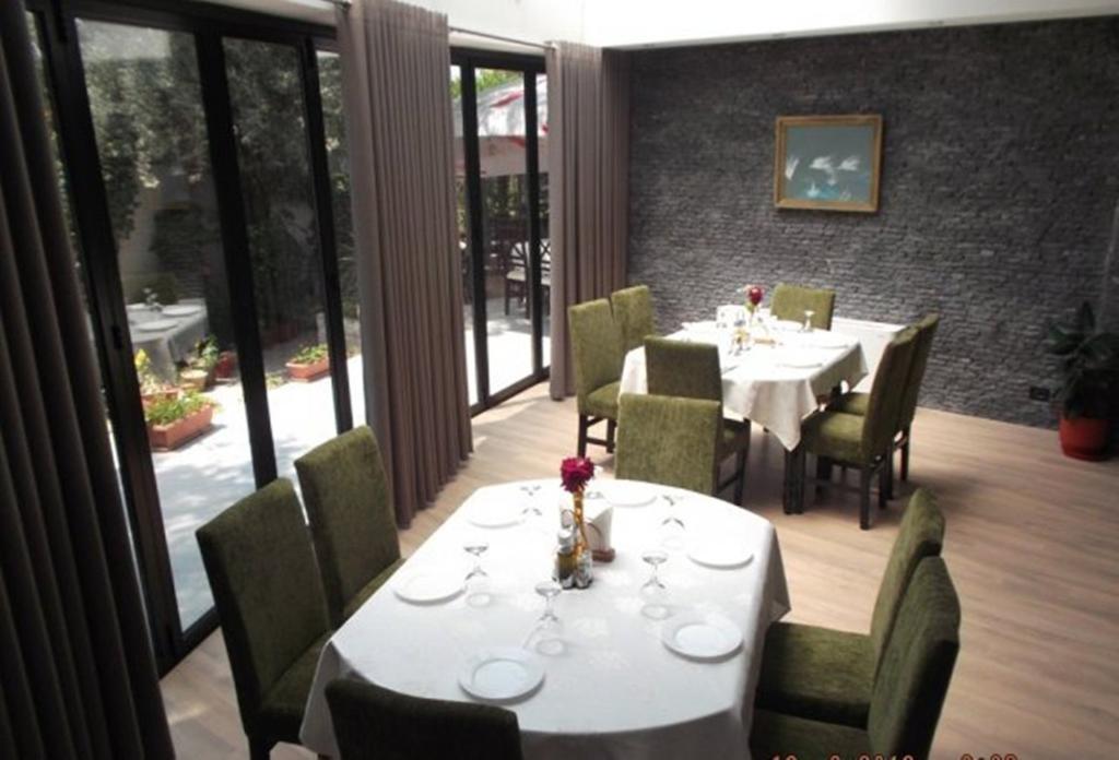 Sirena Hotel Tushemisht Dış mekan fotoğraf