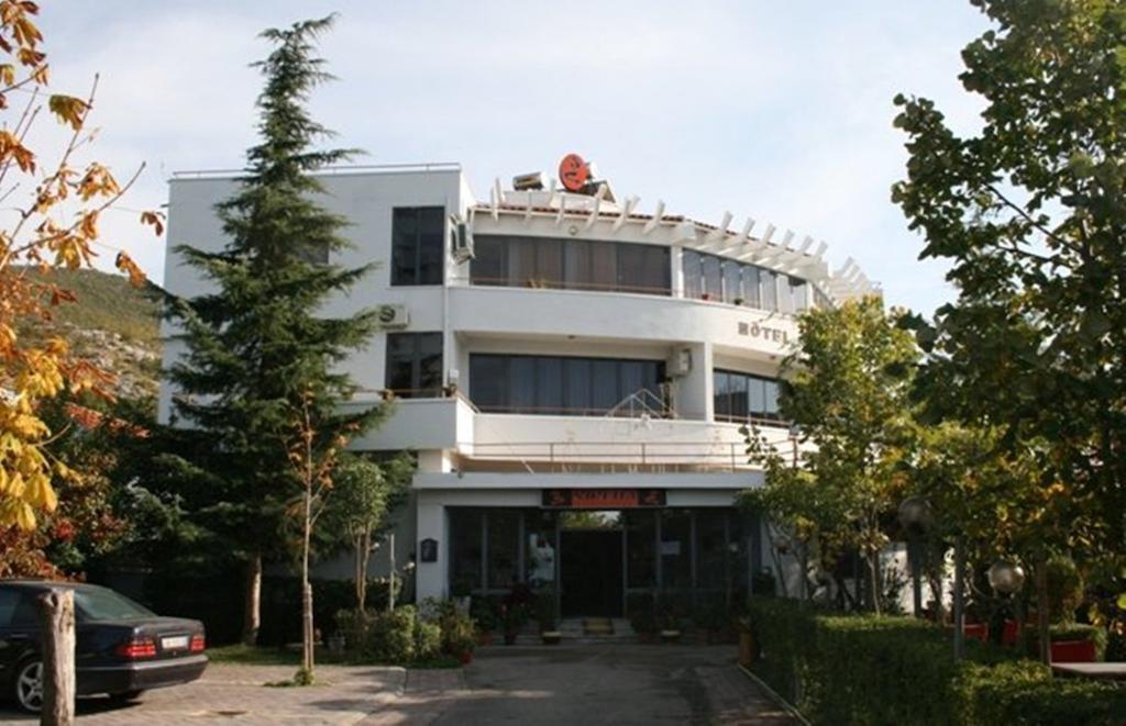 Sirena Hotel Tushemisht Dış mekan fotoğraf